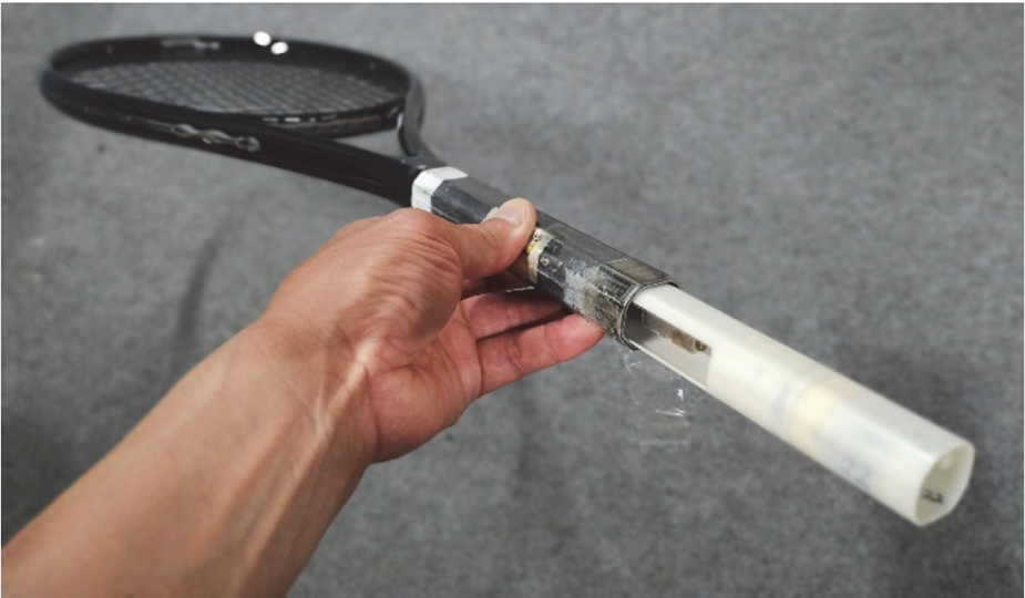 グリップ内に動吸振器（DVA）を実装したテニスラケット